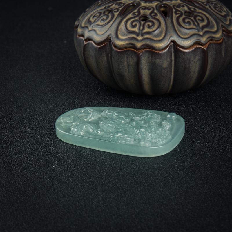 天然淡晴水翡翠辰龙吊坠-红掌柜