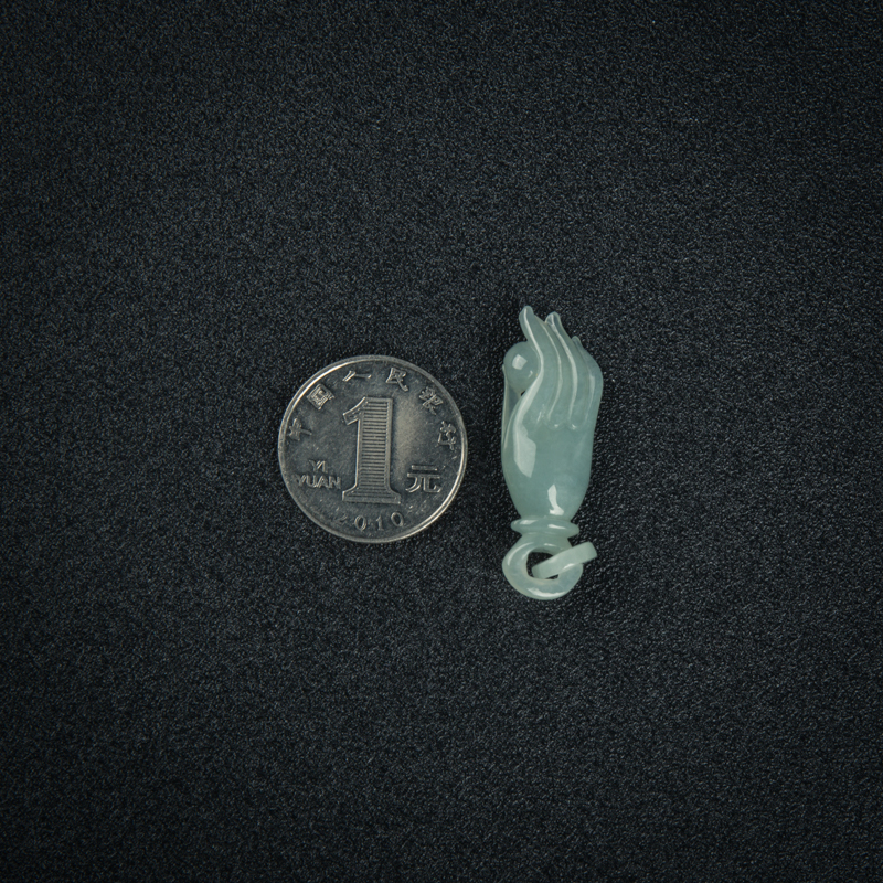 糯种淡晴水翡翠妙手吊坠-红掌柜