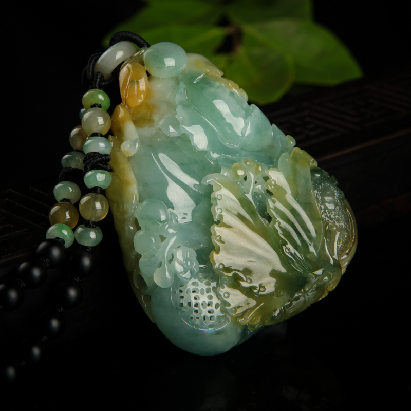 天然糯种俏色翡翠国色天香吊坠-红掌柜