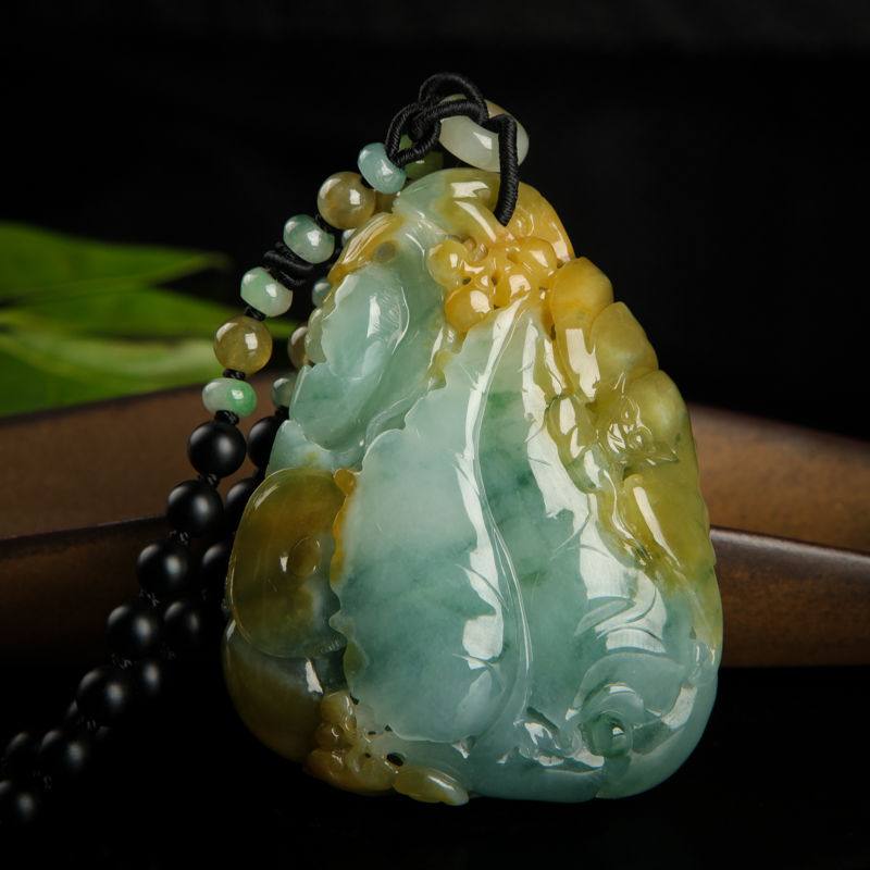 缅甸天然俏色翡翠国色天香吊坠-红掌柜