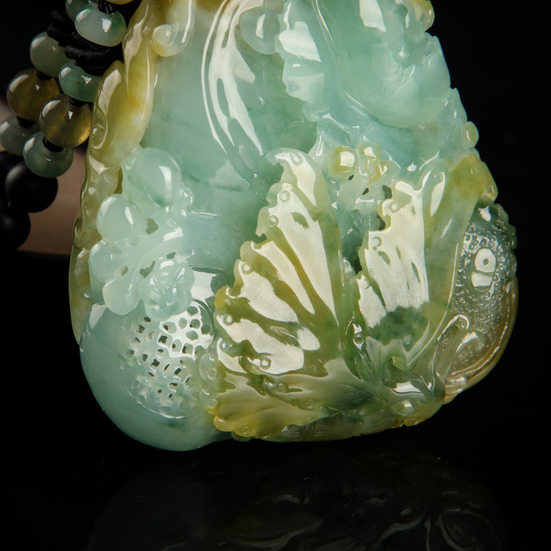 缅甸天然糯种俏色翡翠吊坠-红掌柜