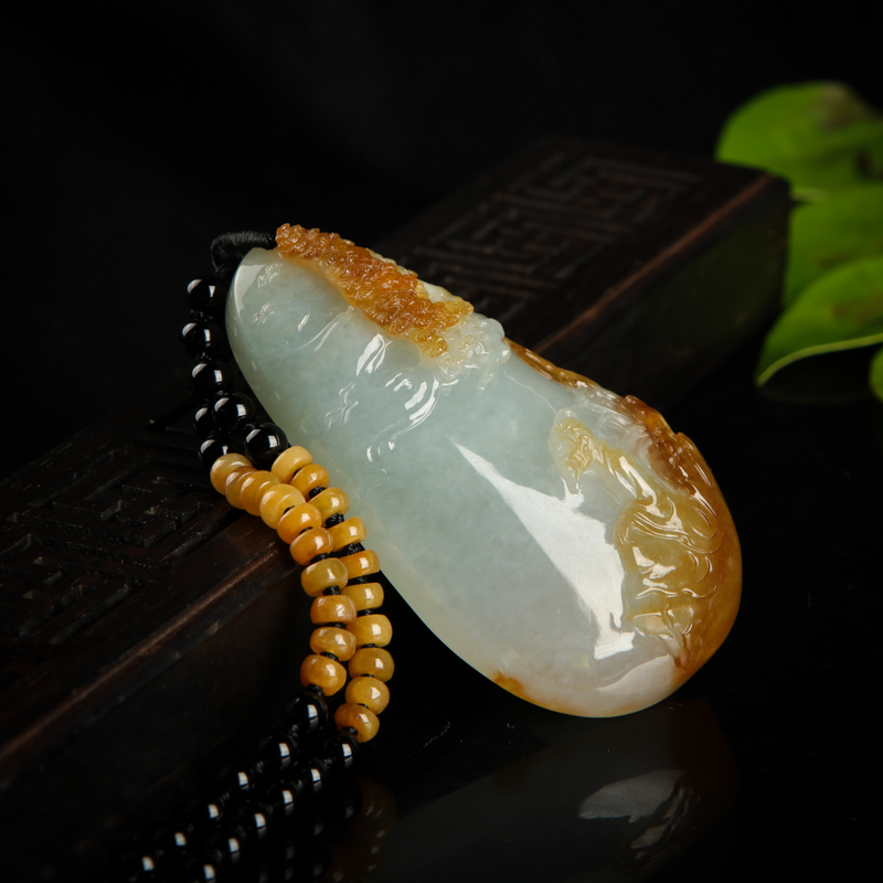 天然糯种俏色翡翠松柏延年吊坠-红掌柜