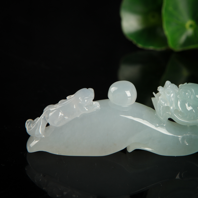 缅甸天然糯种灰绿翡翠吊坠-红掌柜