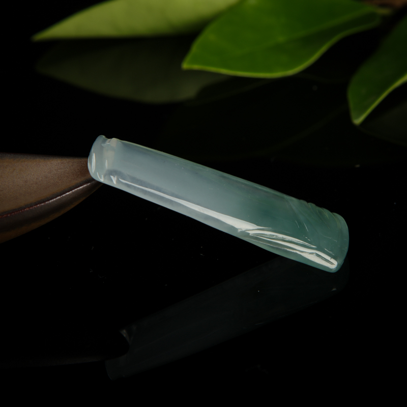 天然翡翠无事牌吊坠-红掌柜