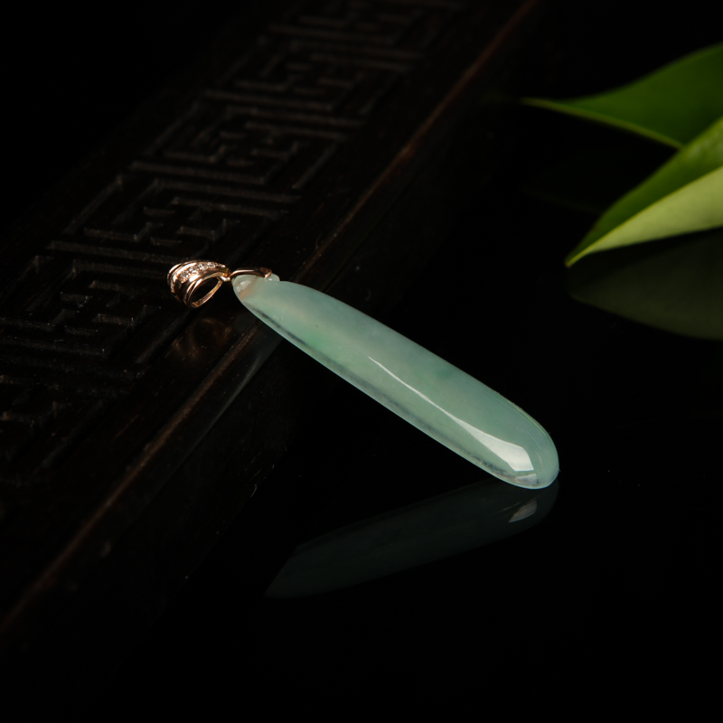 糯冰种浅绿翡翠福瓜吊坠-红掌柜