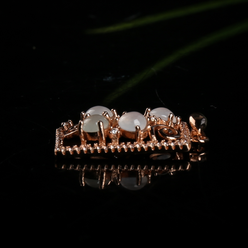 缅甸糯冰种翡翠吊坠-红掌柜