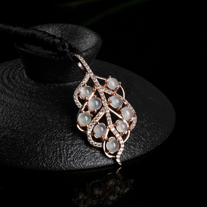 糯冰种翡翠吊坠-红掌柜