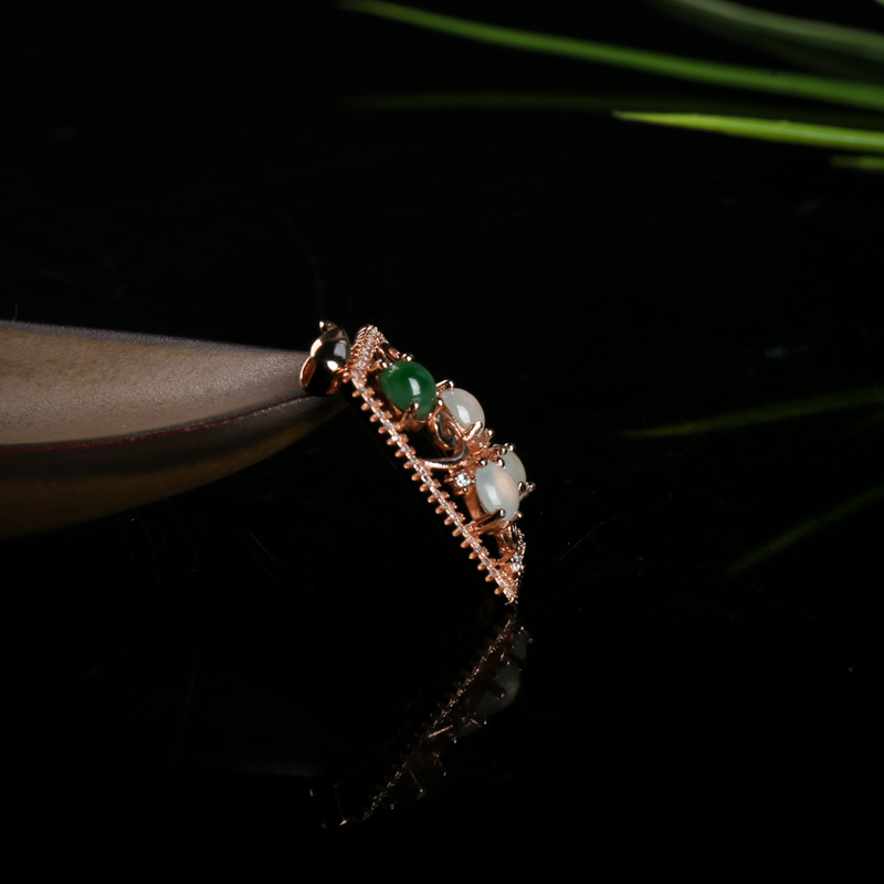 缅甸糯冰种翡翠吊坠-红掌柜