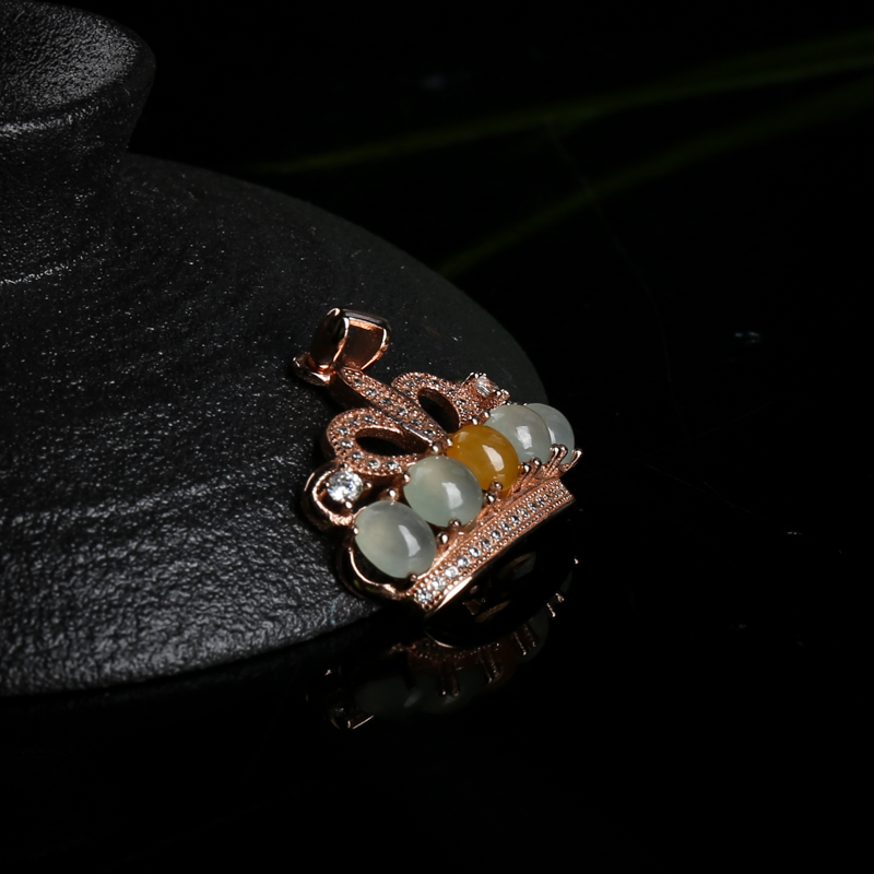 银镶天然糯冰种翡翠吊坠-红掌柜