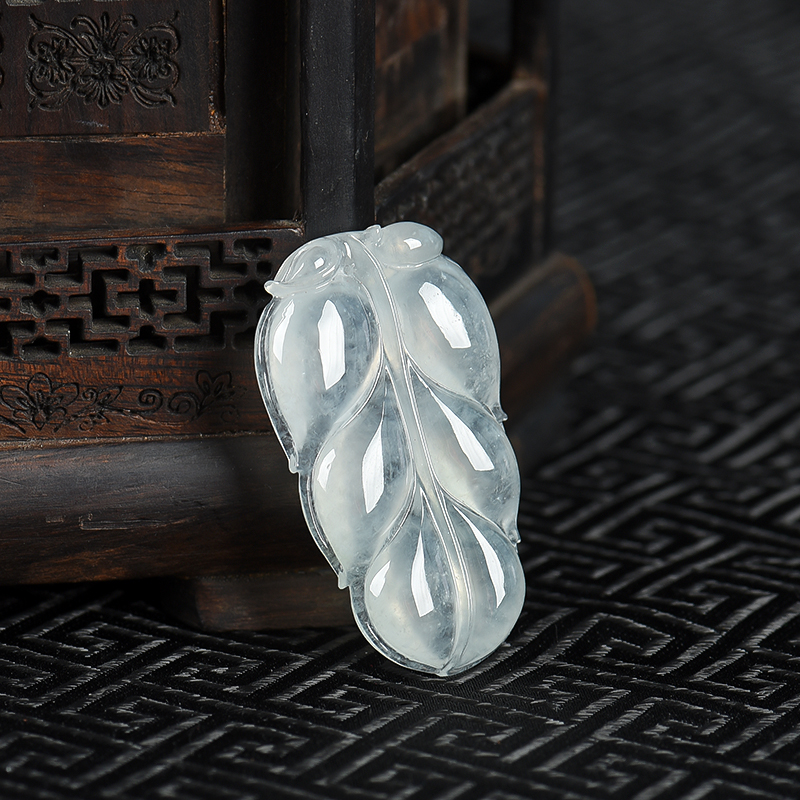 天然冰种翡翠金枝玉叶吊坠-红掌柜