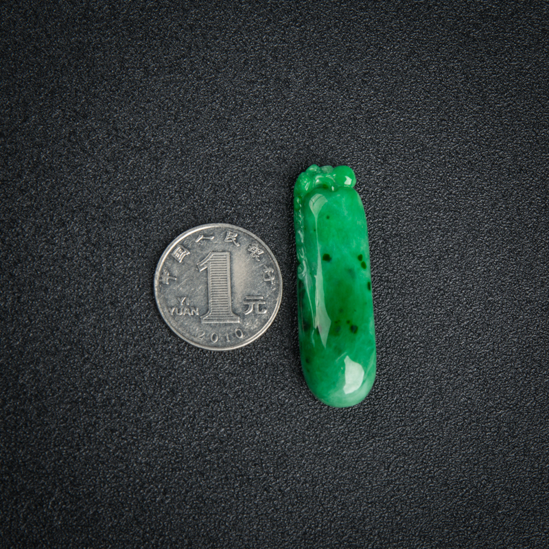 豆种翠绿翡翠福瓜吊坠-红掌柜