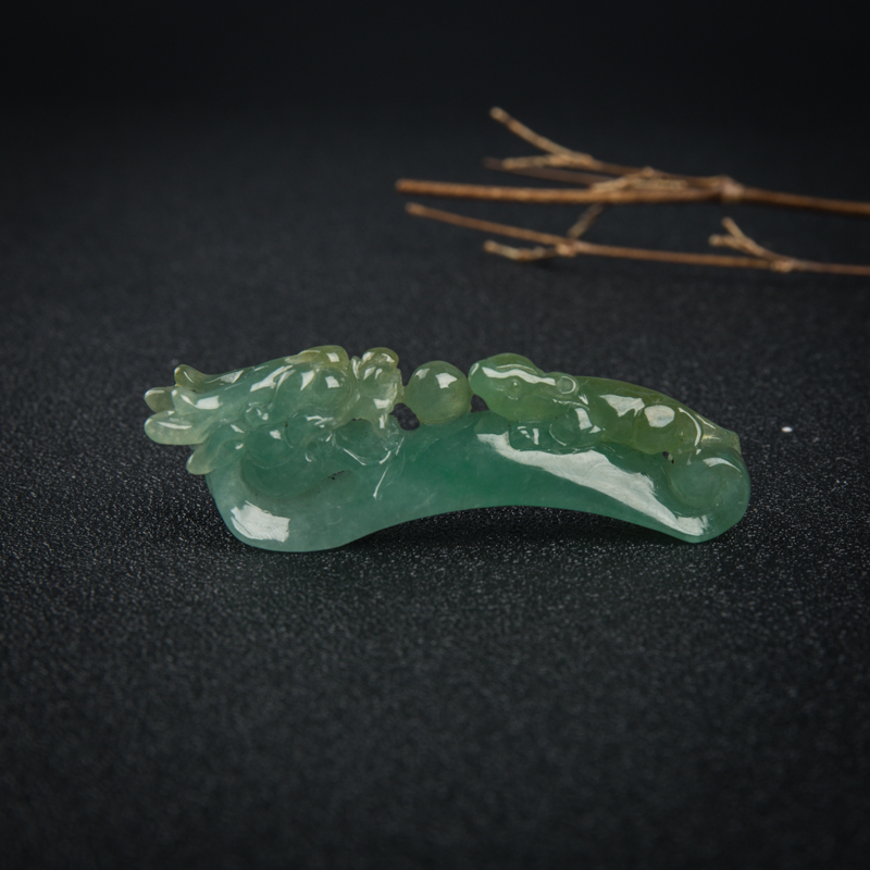 翡翠吊坠-红掌柜