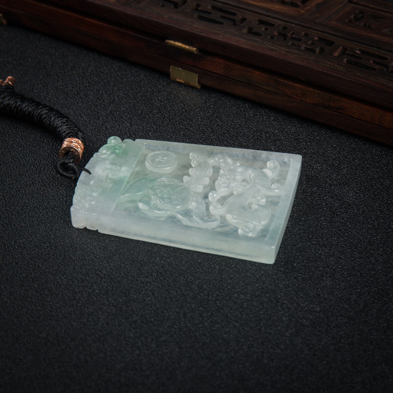 天然糯冰种飘翠翡翠龙吊坠-红掌柜