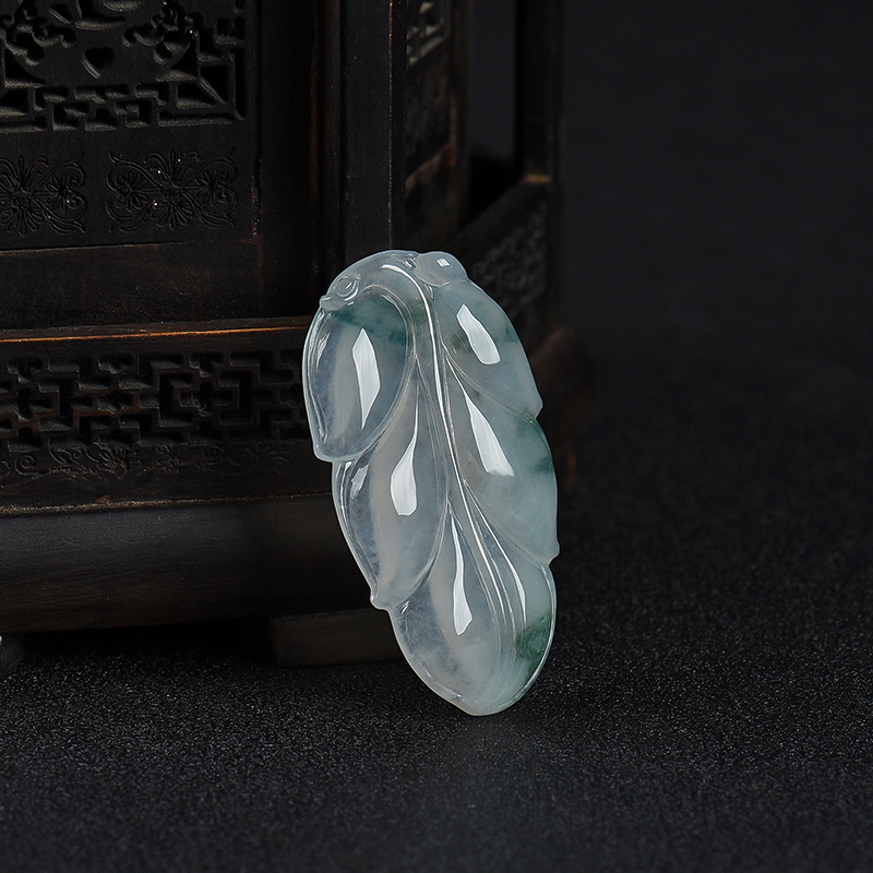 飘花翡翠金枝玉叶吊坠-红掌柜