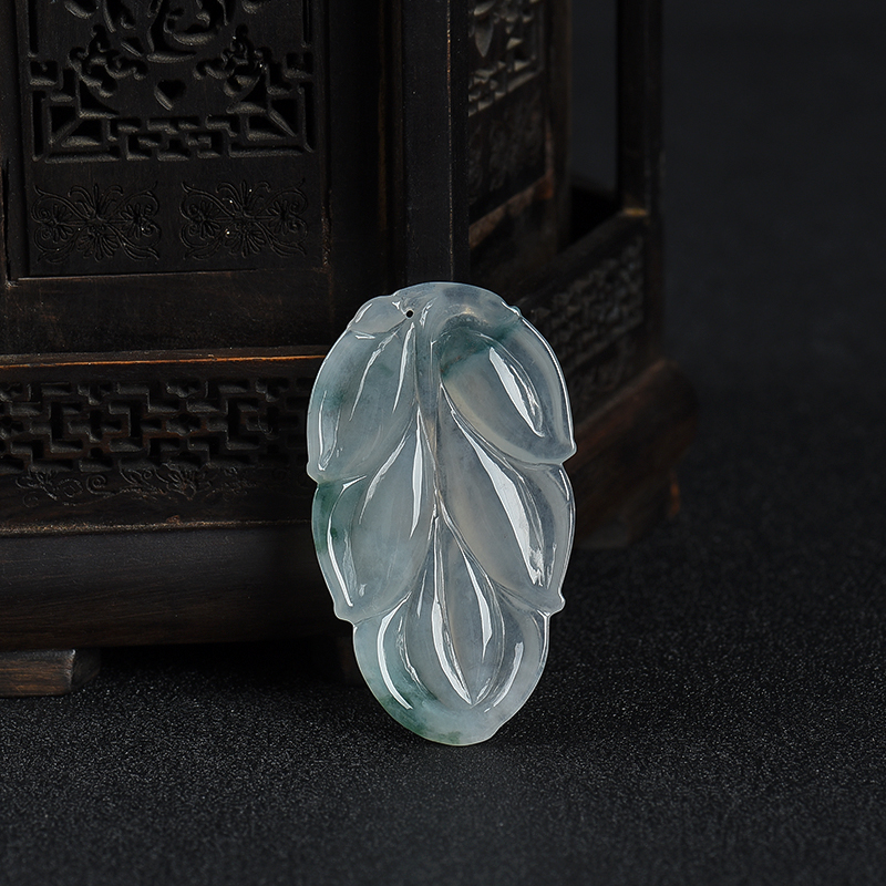 翡翠金枝玉叶吊坠-红掌柜