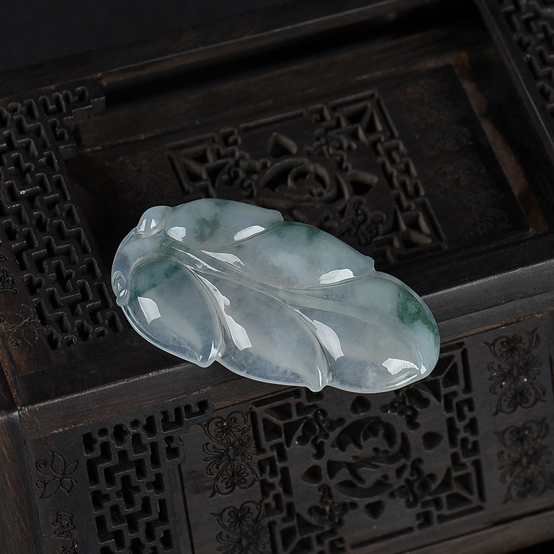 天然飘花翡翠金枝玉叶吊坠-红掌柜