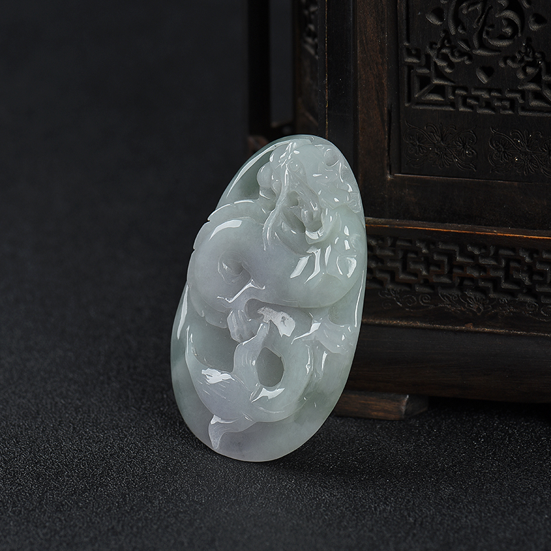 糯种翡翠辰龙吊坠-红掌柜