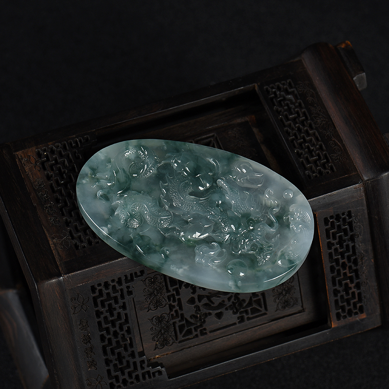 天然翡翠辰龙吊坠-红掌柜