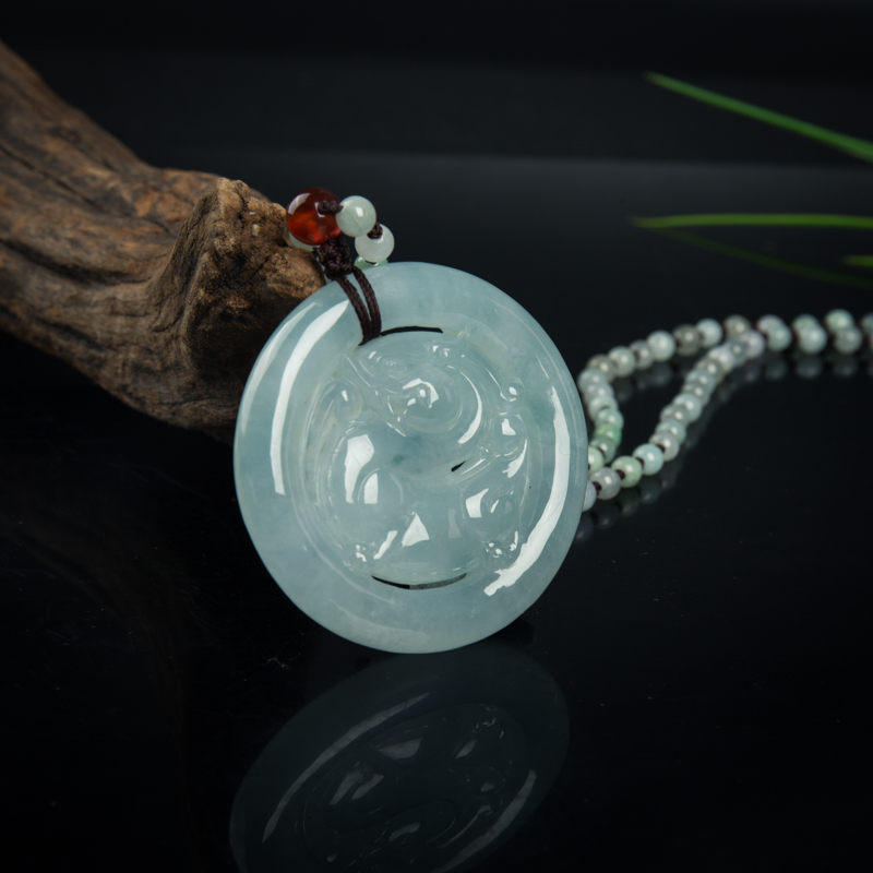 糯冰种飘花翡翠吊坠-红掌柜