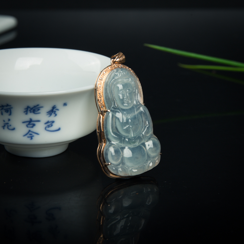 糯冰种翡翠观音吊坠-红掌柜