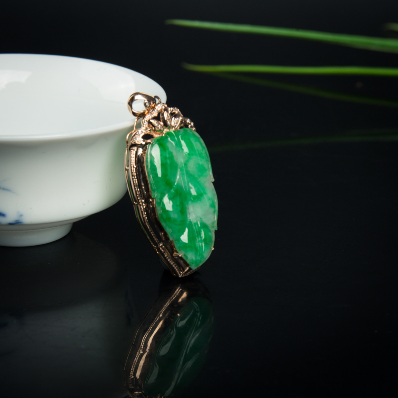 糯种飘翠翡翠金枝玉叶吊坠-红掌柜