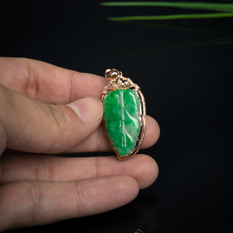 天然翡翠金枝玉叶吊坠-红掌柜