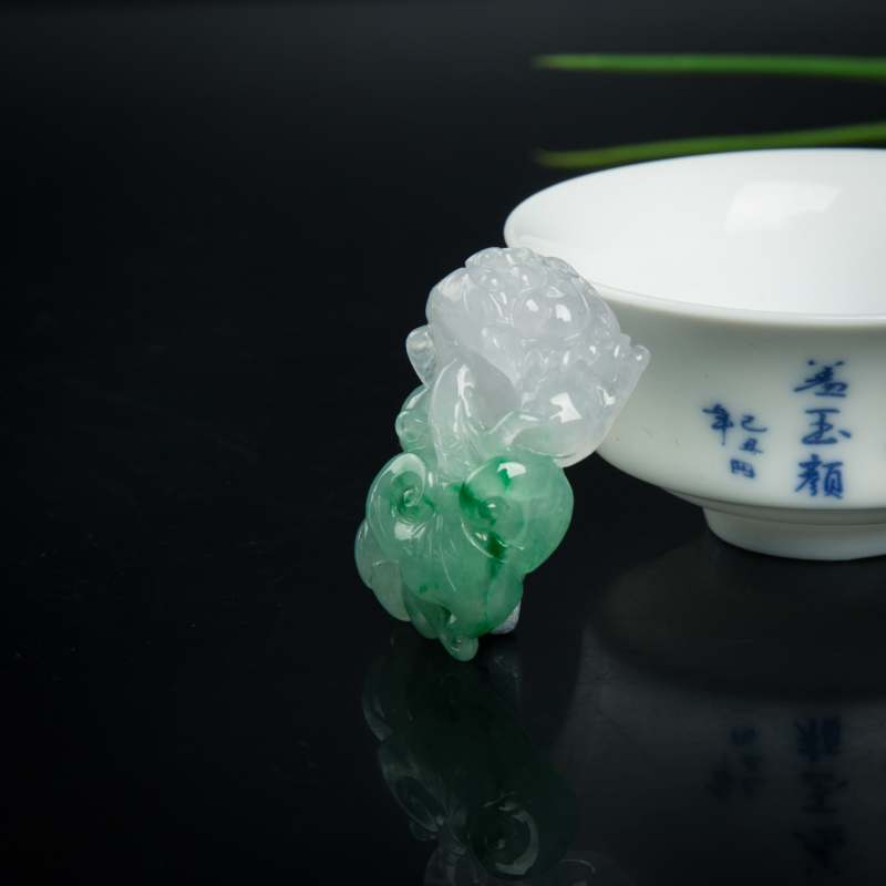 春带彩翡翠貔貅吊坠-红掌柜
