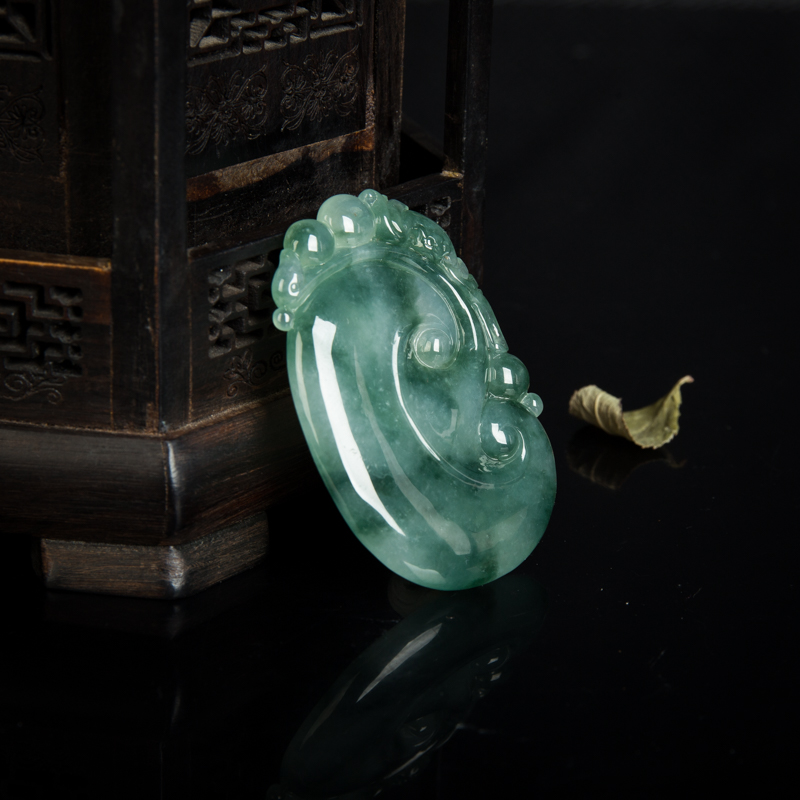 天然糯种飘花翡翠如意吊坠-红掌柜