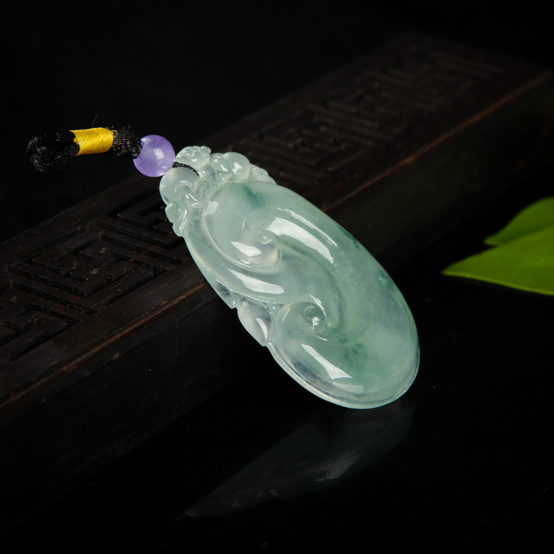 天然糯冰种飘花翡翠如意吊坠-红掌柜