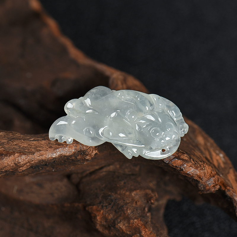 浅绿翡翠貔貅吊坠-红掌柜