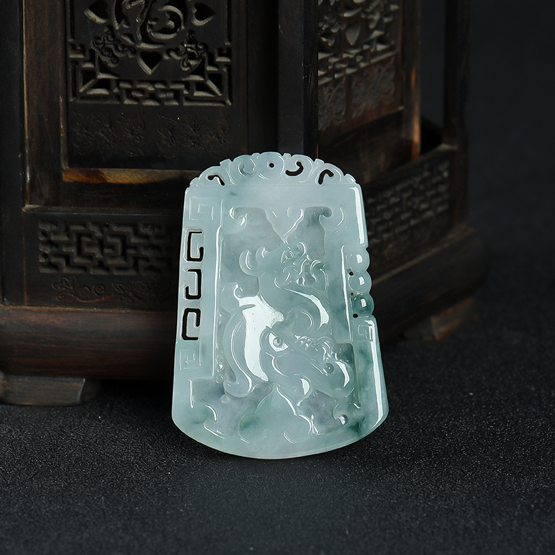 糯种飘花翡翠瑞兽吊坠-红掌柜