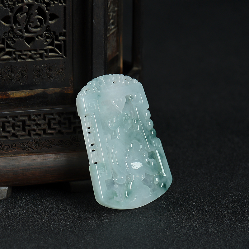 飘花翡翠瑞兽吊坠-红掌柜