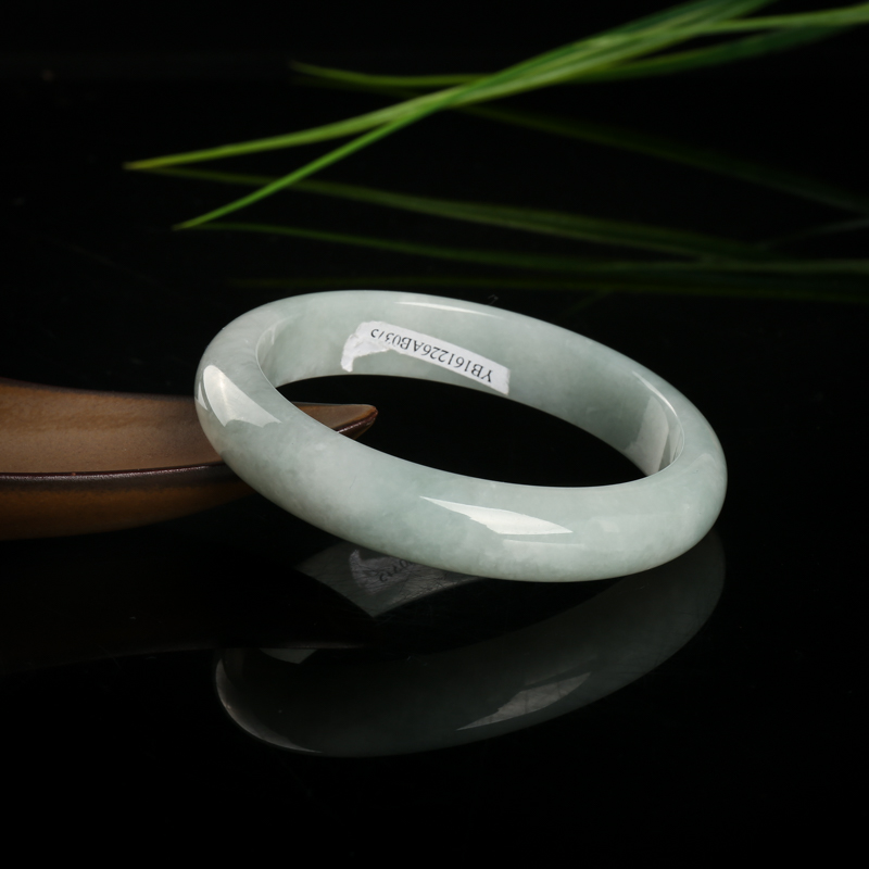 59mm天然豆种翡翠手镯-红掌柜