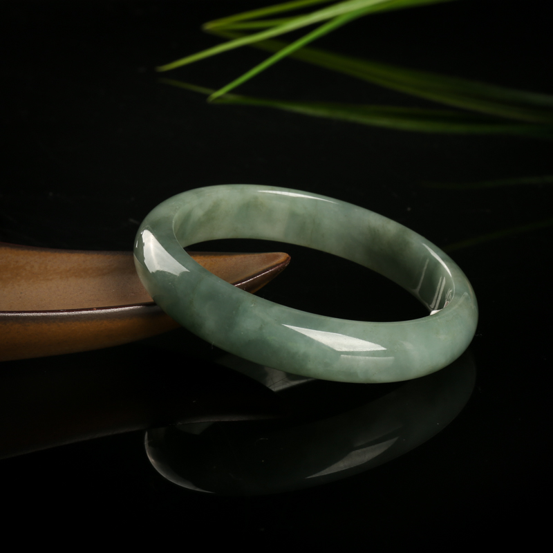 豆种灰绿翡翠手镯-红掌柜