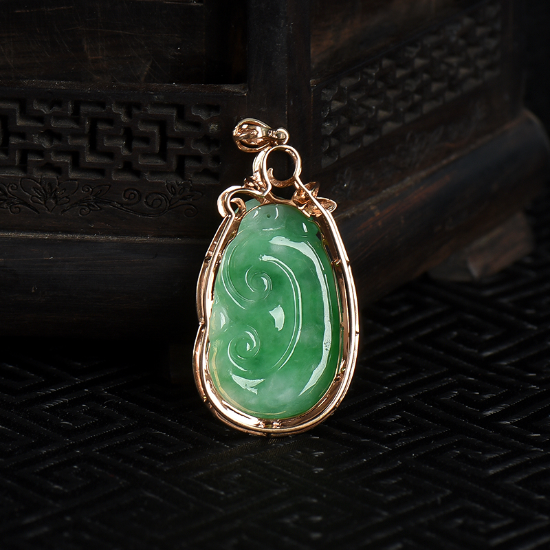 豆种翡翠如意吊坠-红掌柜