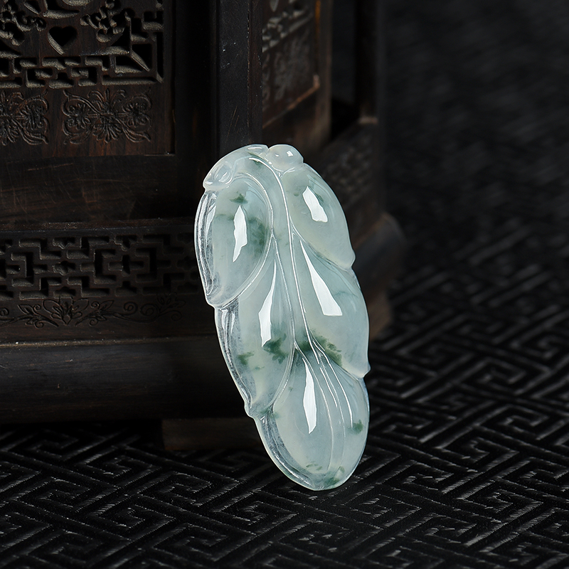 飘花翡翠金枝玉叶吊坠-红掌柜