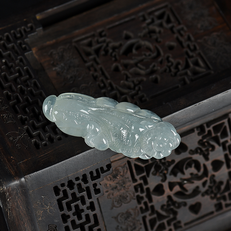 天然翡翠百财吊坠-红掌柜