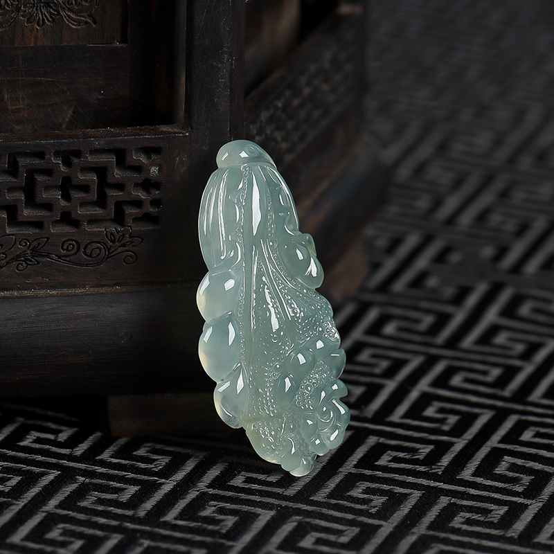 深绿翡翠百财吊坠-红掌柜