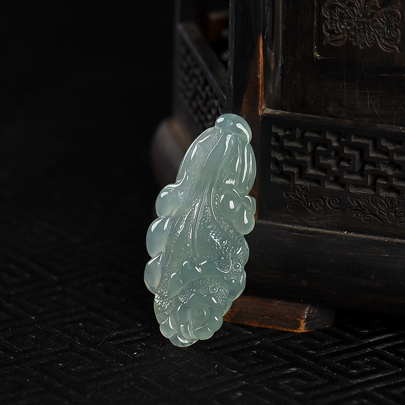 糯冰种翡翠百财吊坠-红掌柜