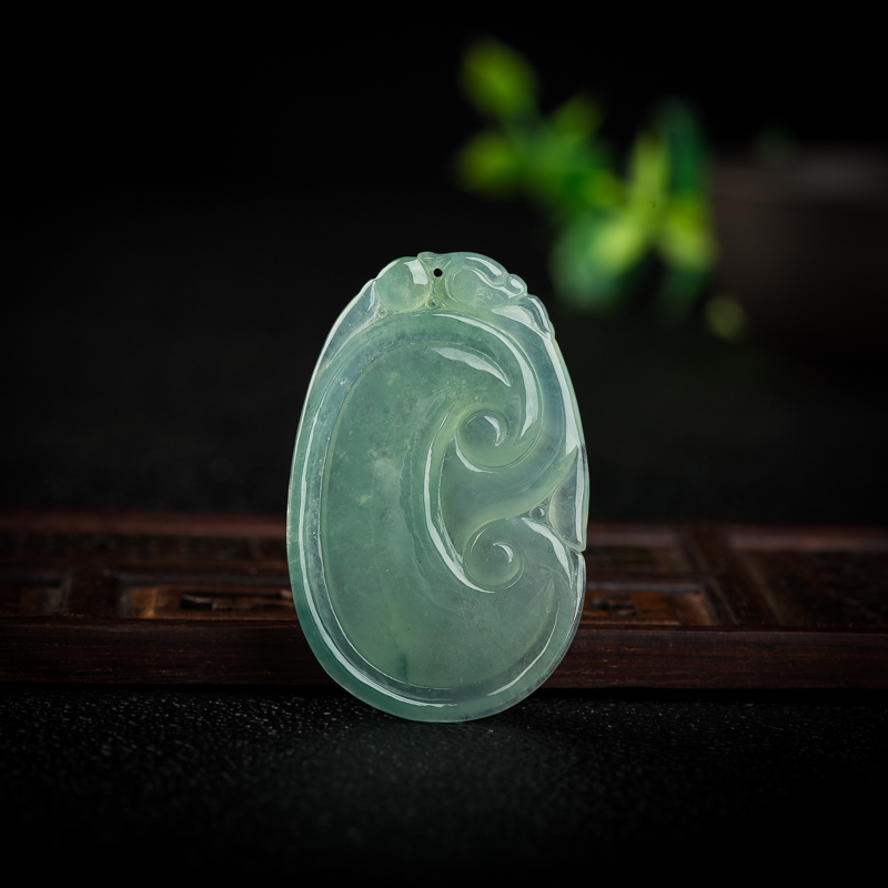 缅甸天然浅绿翡翠如意吊坠-红掌柜