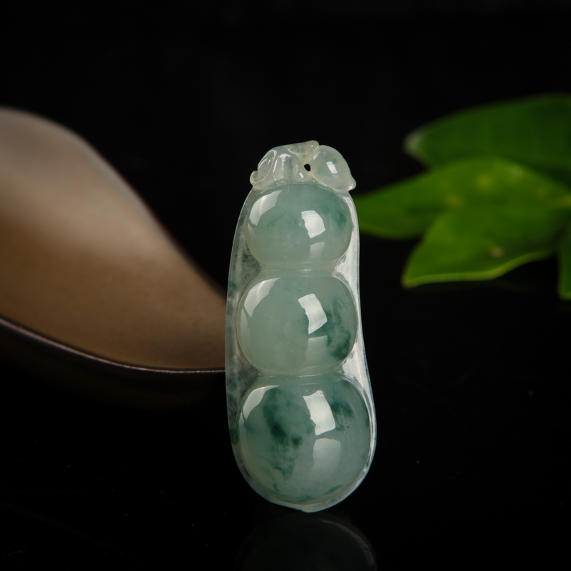 缅甸天然糯种飘花翡翠连中三元吊坠-红掌柜