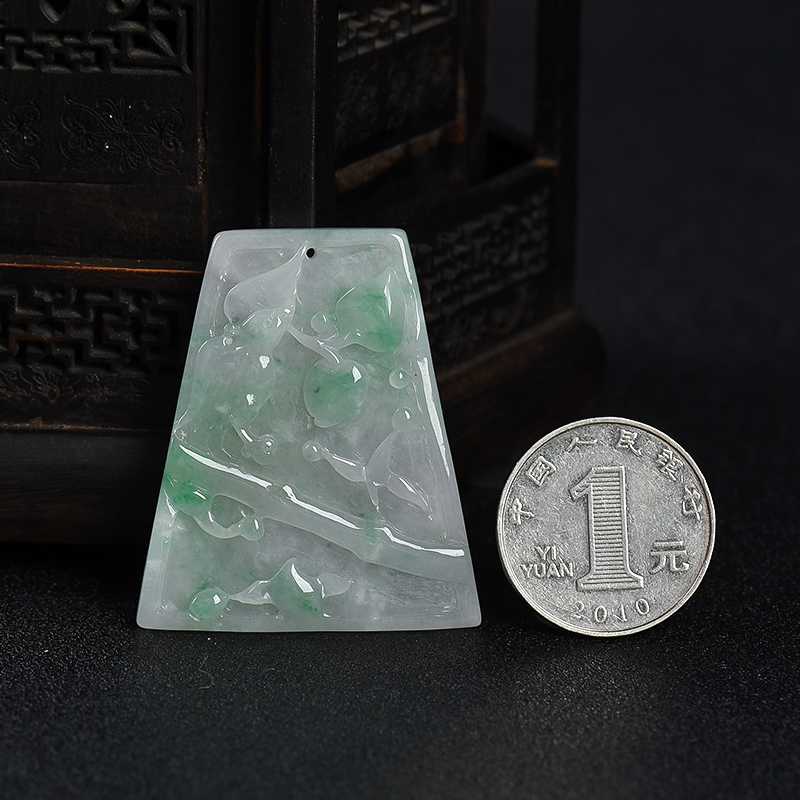 糯种飘翠翡翠喜上枝头吊坠-红掌柜