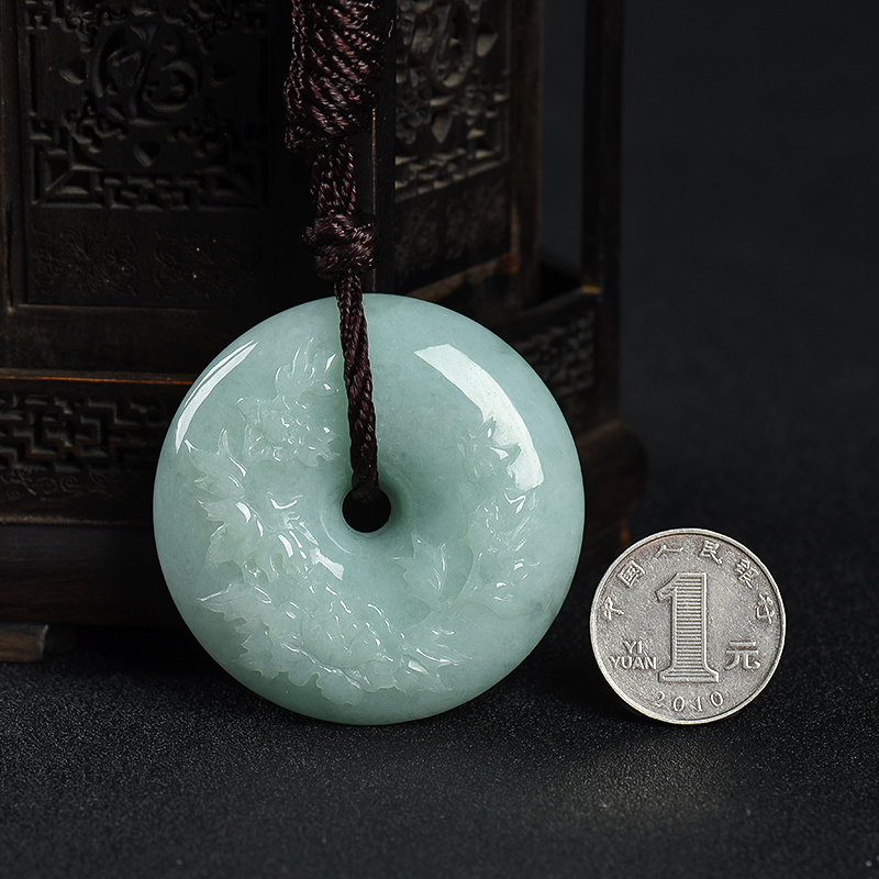 糯种浅绿翡翠吊坠-红掌柜