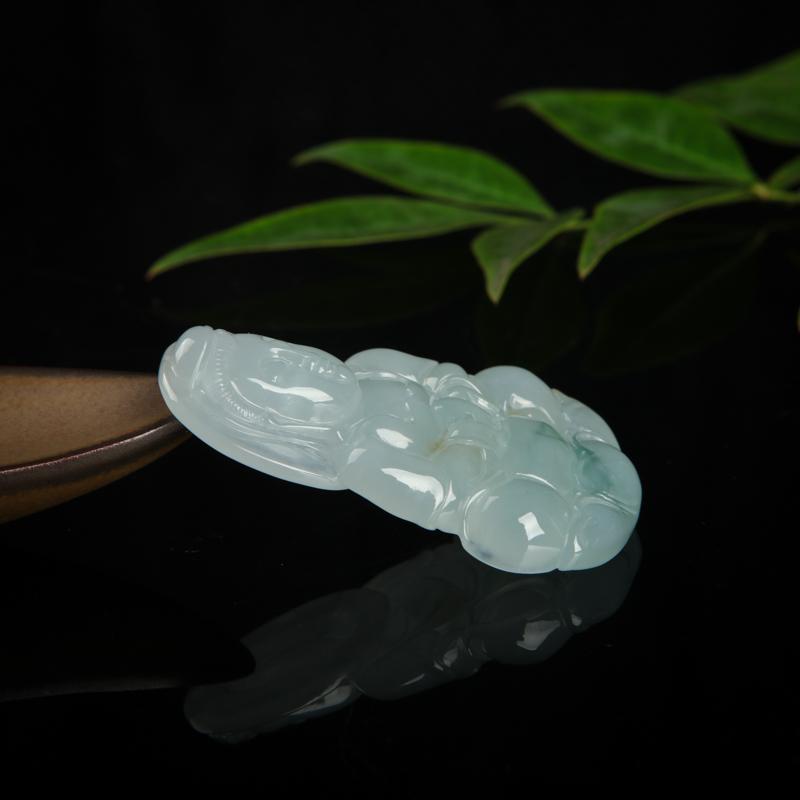 糯冰种飘花翡翠吊坠-红掌柜