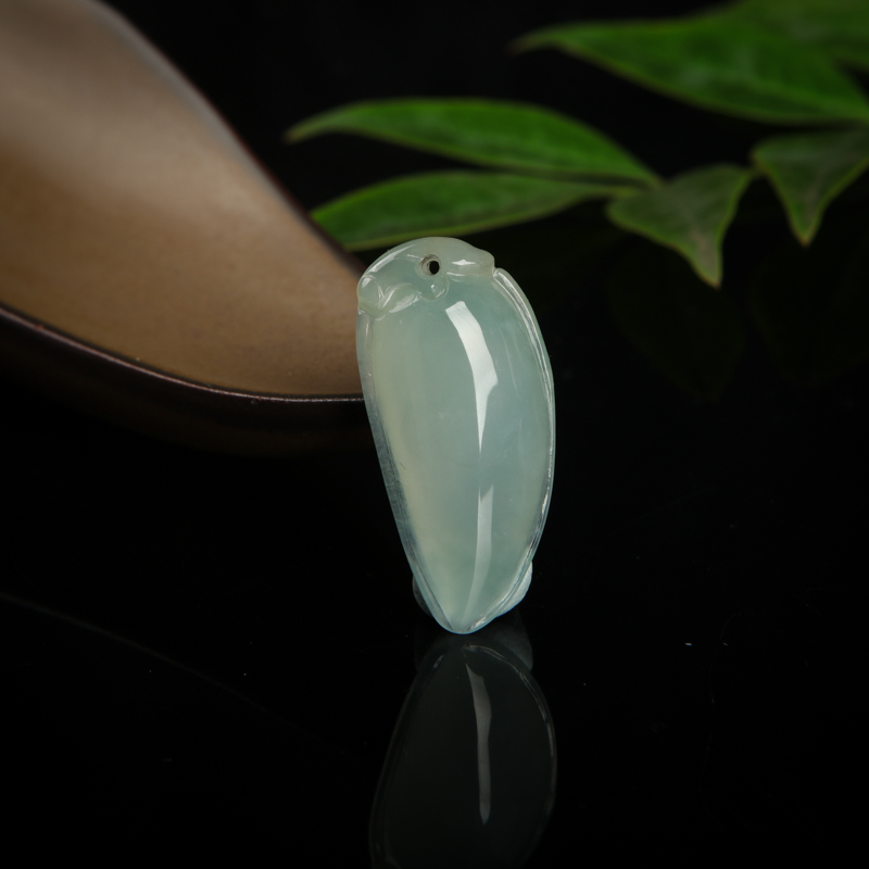 糯种灰绿翡翠红红火火吊坠-红掌柜