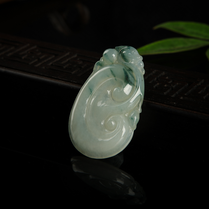 糯种翡翠如意吊坠-红掌柜