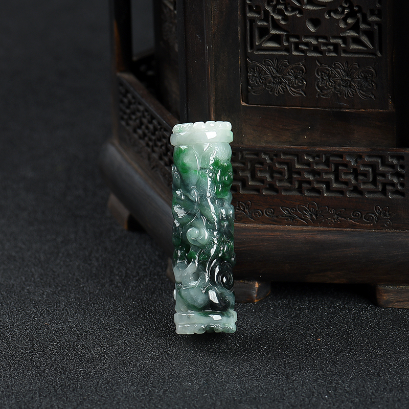 翡翠龙柱吊坠-红掌柜