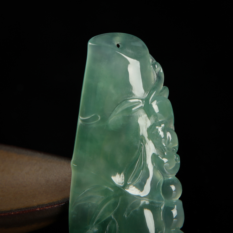 天然翡翠节节高吊坠-红掌柜