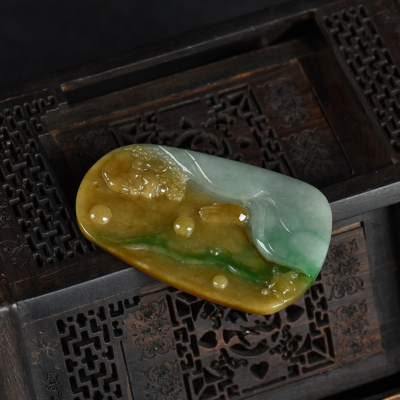 糯种俏色翡翠达摩-红掌柜