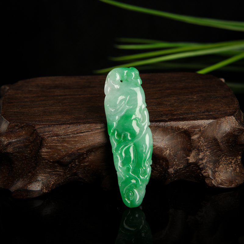 缅甸天然飘翠翡翠人参吊坠-红掌柜